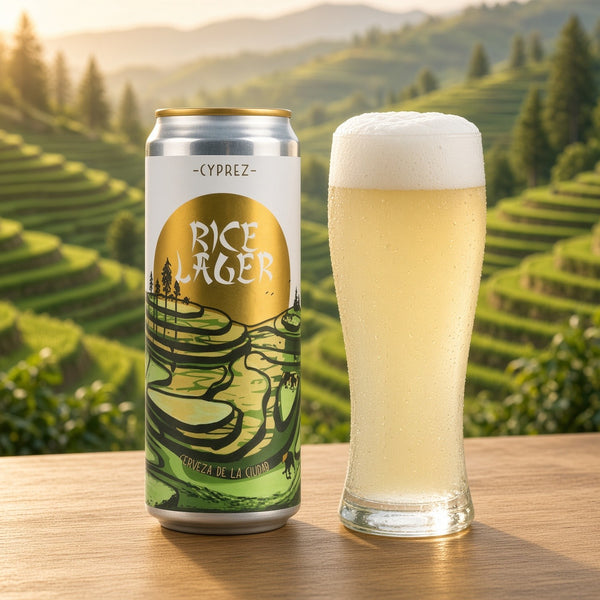 Cyprez Rice Lager servida en su vaso