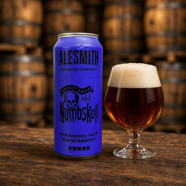 AleSmith Rum Barrel Old Numbskull servida en su copa