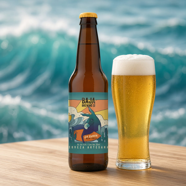 Baja Brewing Surfa servida en su copa