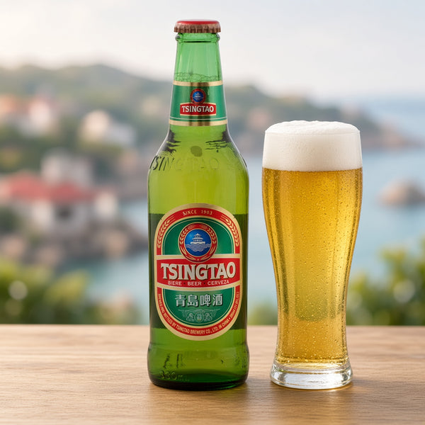 Tsingtao Premium Lager servida en su copa
