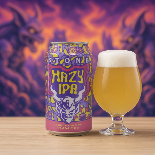 Stone Brewing Hazy IPA servida en su copa