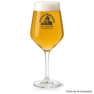 Copa Birra Moretti servido con cerveza