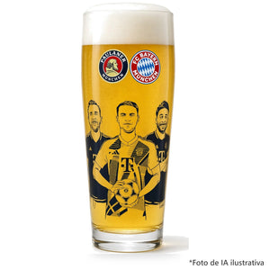 Vaso Paulaner Bayern Munich servido con cerveza